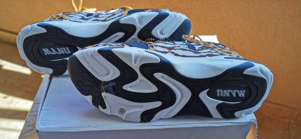 Маркови оригинални дамски маратонки MANU - 40 номер