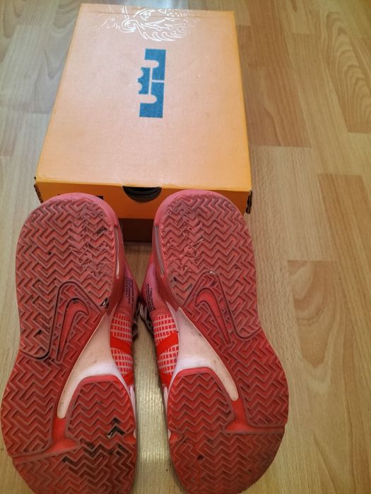 Lebron Witness VII