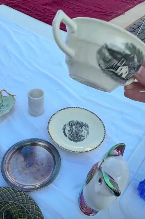 Антикварен сет за супа - купа с две дръжки с подложна чиния