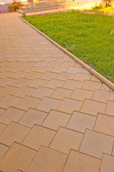 Fabrica de pavaje pavele din beton - model solzi combi neted montaj