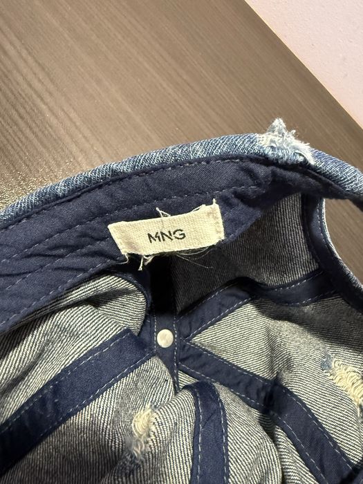 Дънкова шапка.