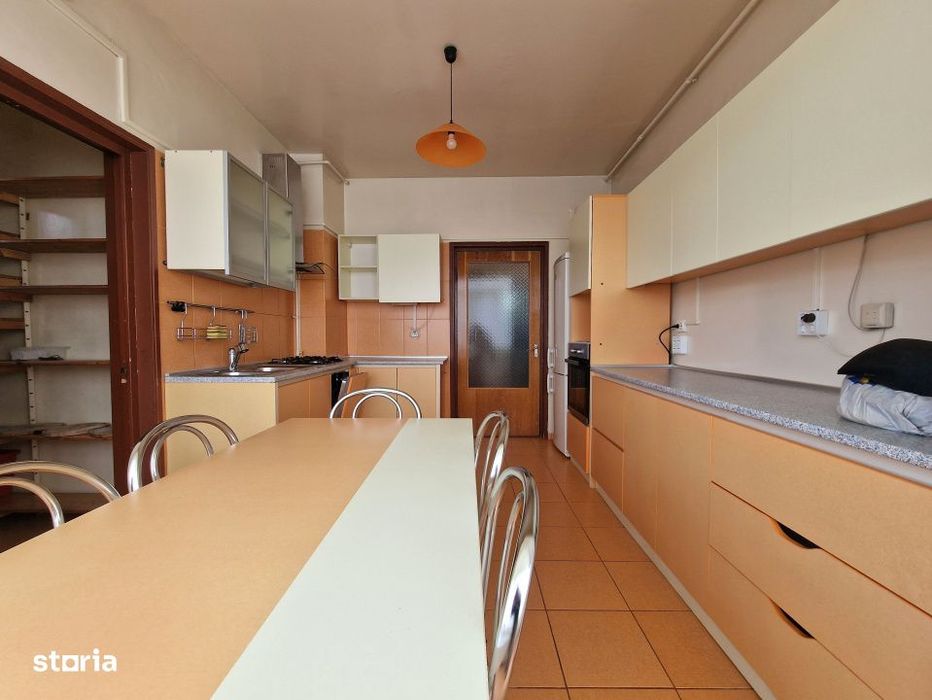 Apartament 3 camere | Decomandat | La cheie | Centru | Zona UMF!