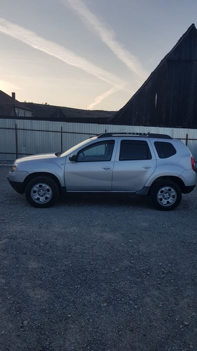 Vând Dacia Duster