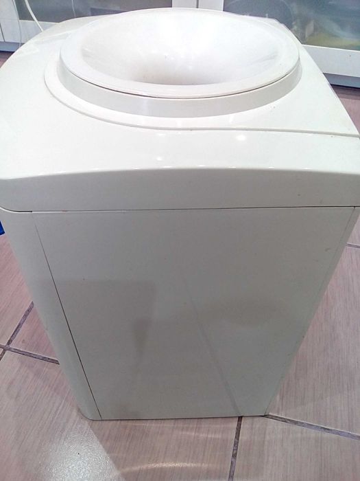 Диспенсър за вода CROWN