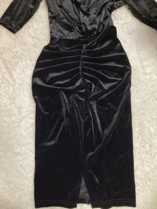 Rochie de catifea subtire cu margele negre