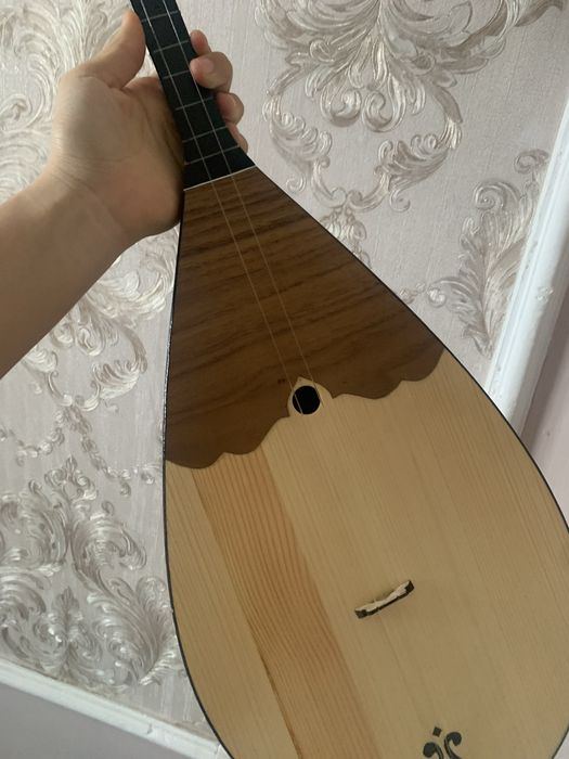 Музыкальный инструмент: Домбыра