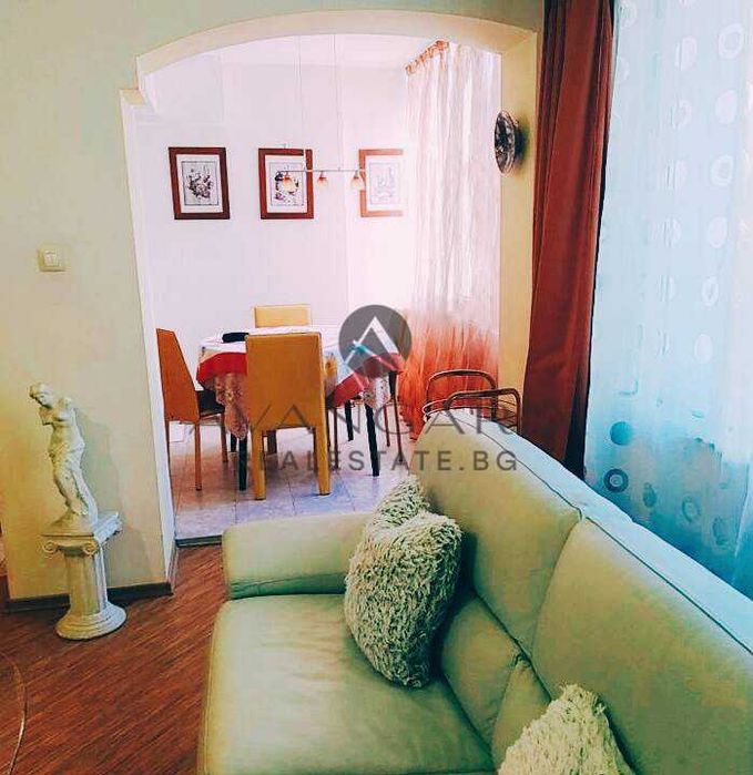 Продава се Тристаен апартамент в Пловдив, Тракия - 120 кв.м за 2057 €/кв.м - Снимка #2