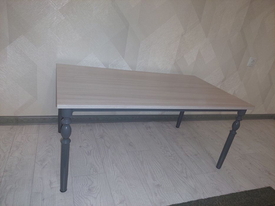 Журнальный столик