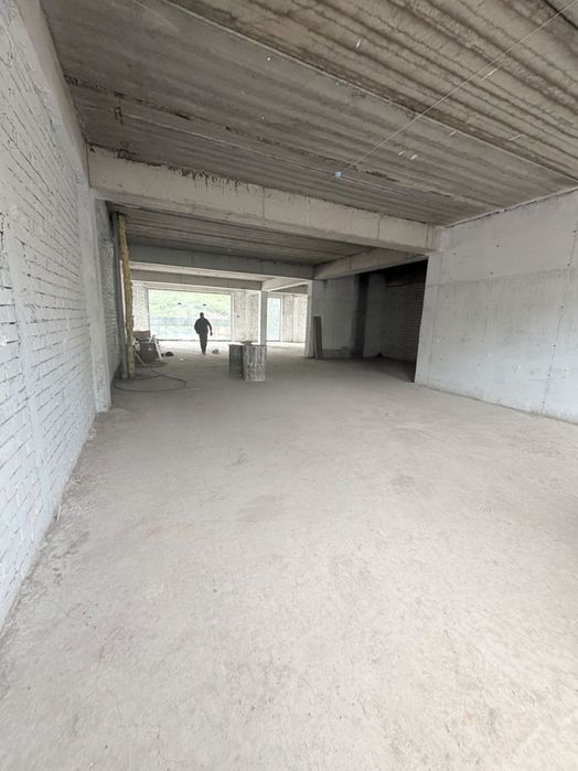 сдаем помещение  400 кв м2 F01