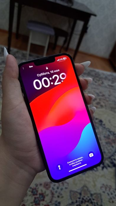 Продам срочно Iphone 13
