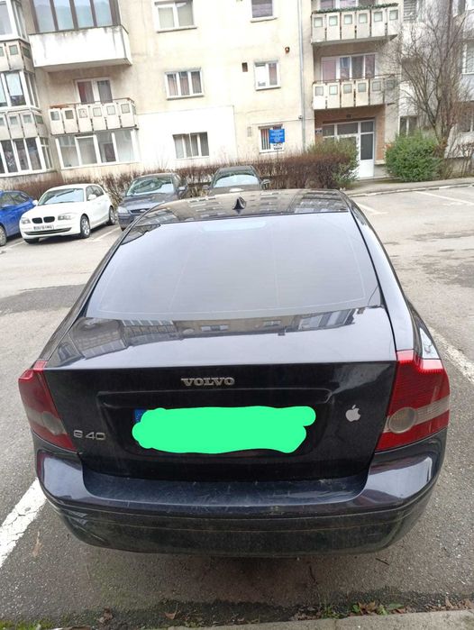 Vând Volvo S40 pentru dezmembrări