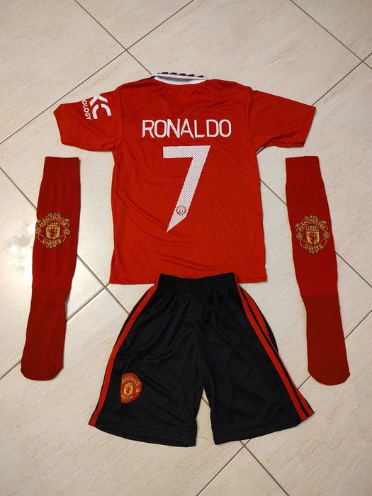 Роналдо с калци детски Комплект 2023 Манчестър Ново
