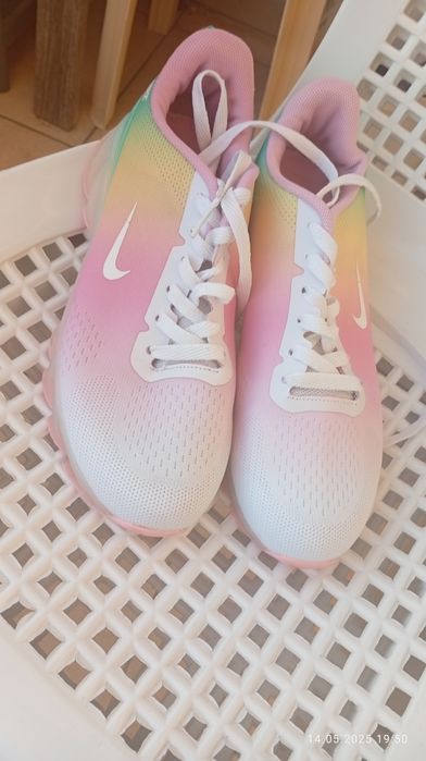 Дамски маратонки Nike