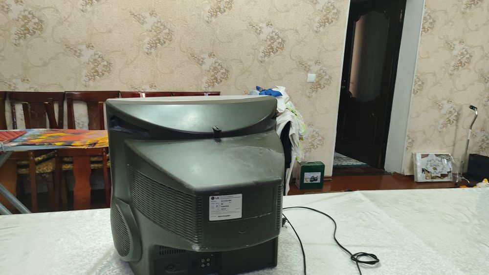 Продам телевизор работают хорошо