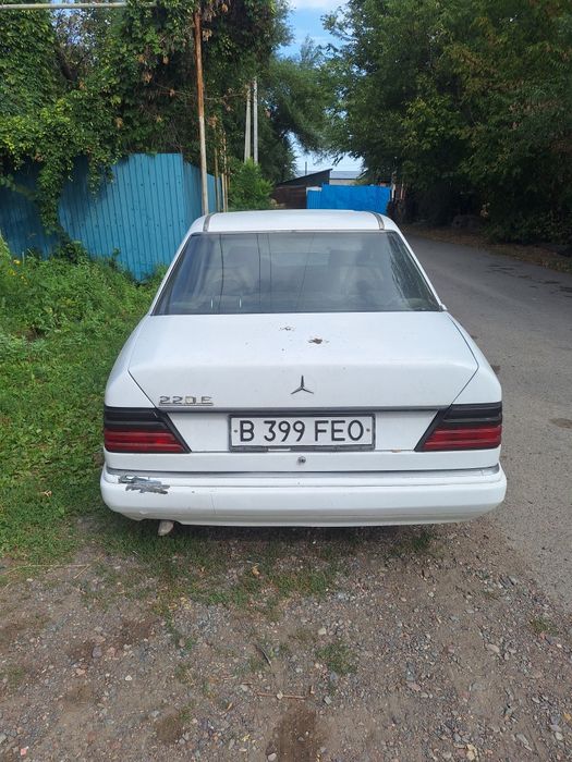 Продам мерседес 220.есть варианты