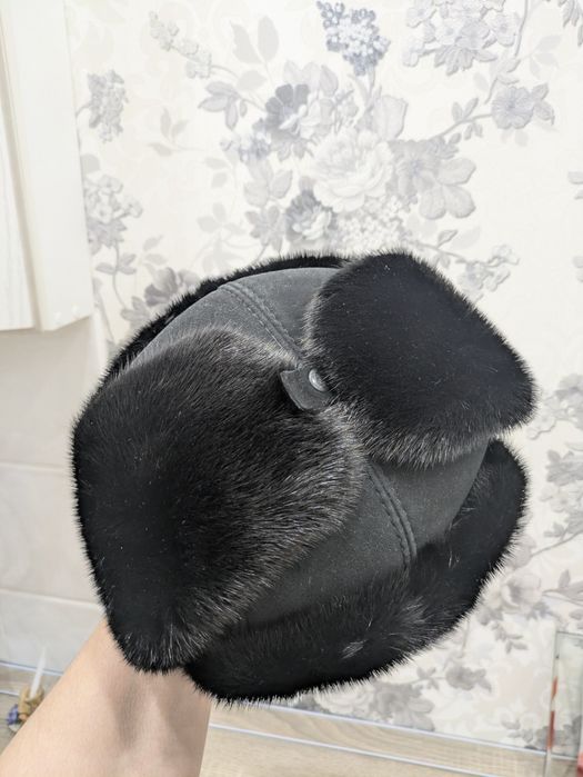 Зимняя мужская шапка