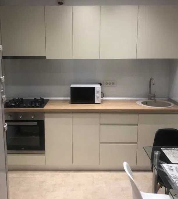 Дава се под наем Тристаен апартамент в Пловдив, Център - 77 кв.м за 224.4 € - Снимка #2