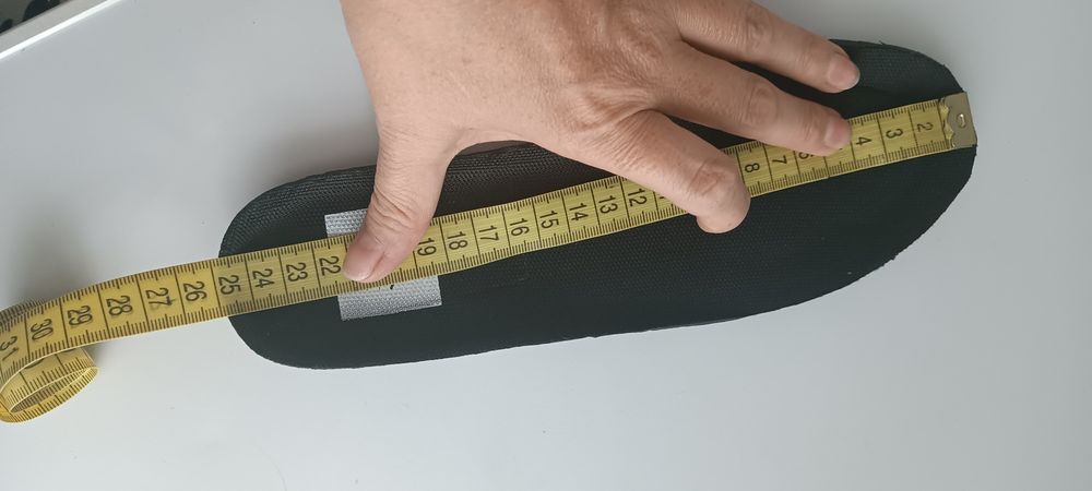 Продам новые найки для мальчика