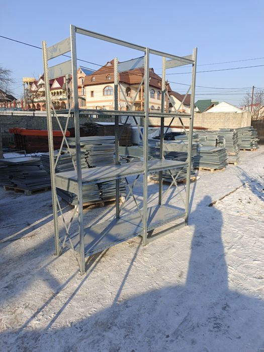 Rafturi metalice pentru depozitare manuala și arhiva