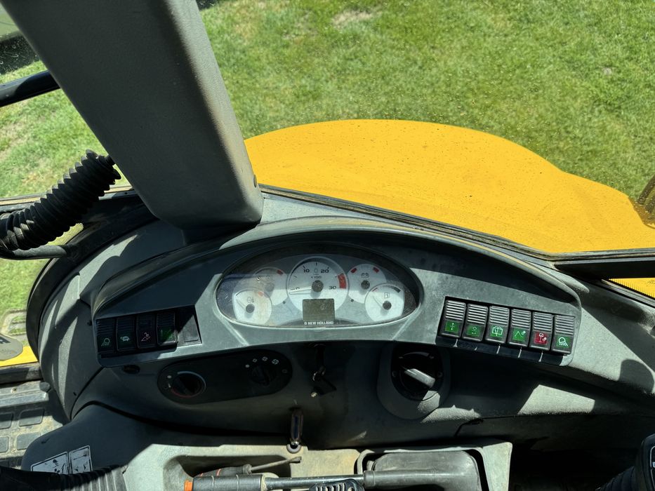 Buldoexcavator New Holland LB110