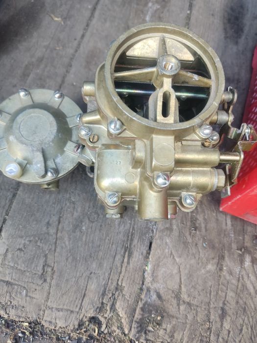 Продам карбюратор. К135МУ