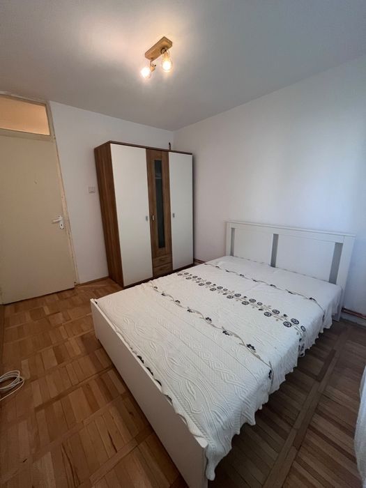 Inchiriez apartament 3 camere zona Soarelui