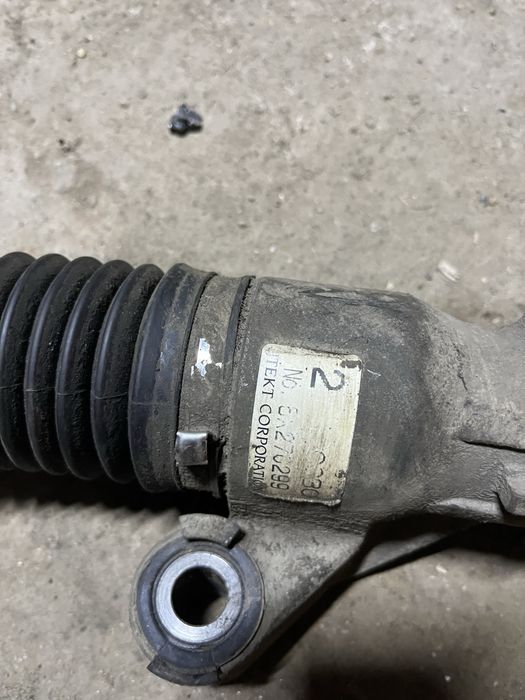 Продам рулевую рейку на mazda 3bk