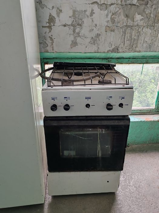 Продам холодильник и газ плиту