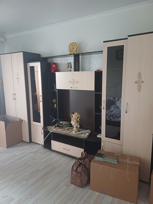 Продам стенку в зал.