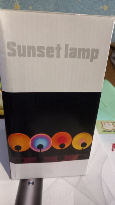 Продам закатную лампу.