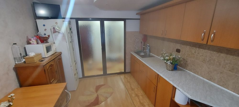 Vând apartament 3 camere