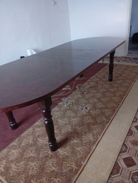 Продам бальшой стол