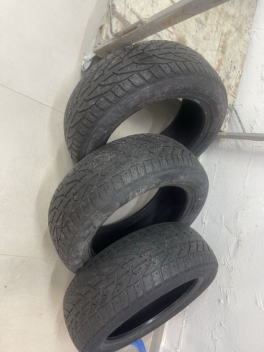 Продам покрышки зимние