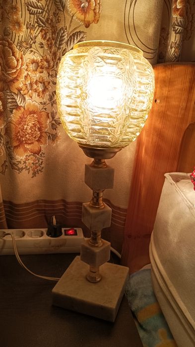 Мраморна ретро лампа