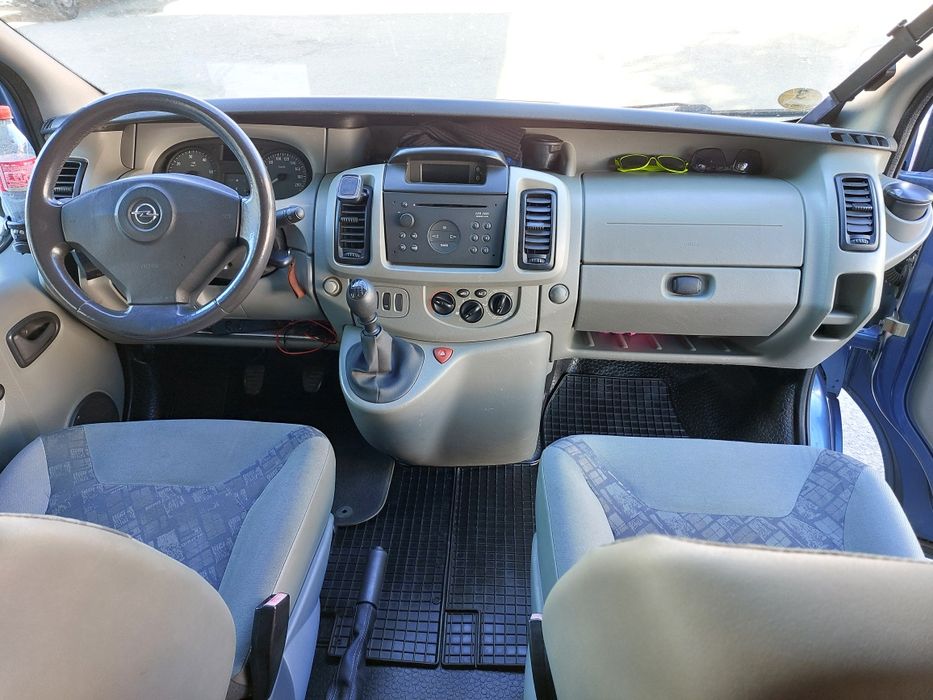 De vanzare . Opel Viavaro. model Westfalia. ( MULTIVAN)