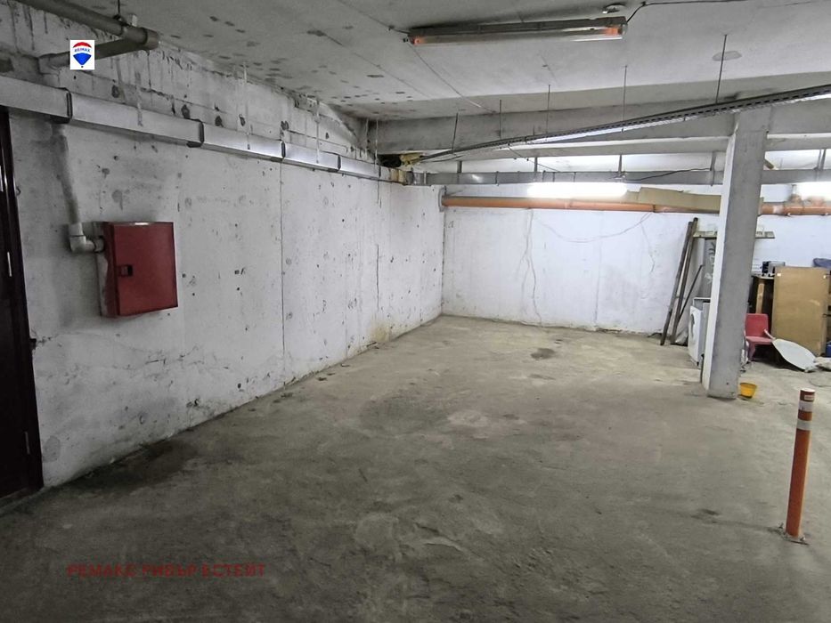 Дава се под наем Гараж / Паркомясто в Русе, Хъшове - 19 кв.м за 51 € - Снимка #1