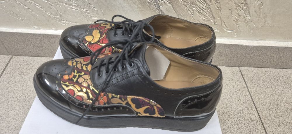 Официални обувки