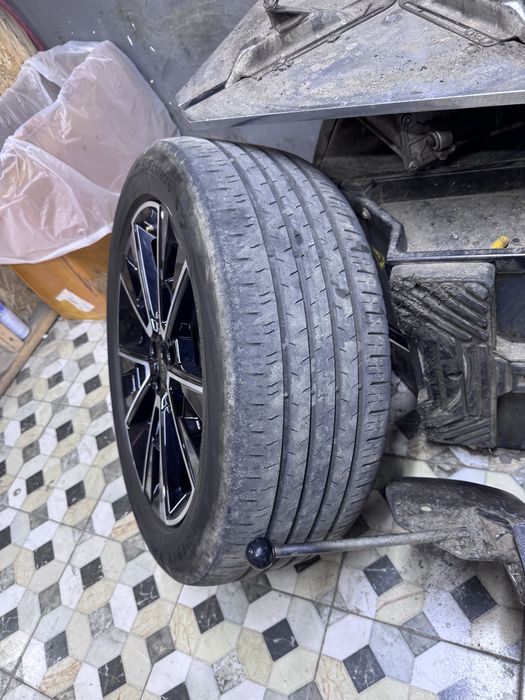 Шина continental БУ 235/50 R19