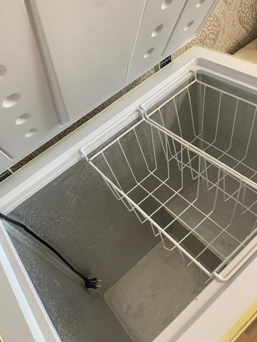 Морозильник продам срочно