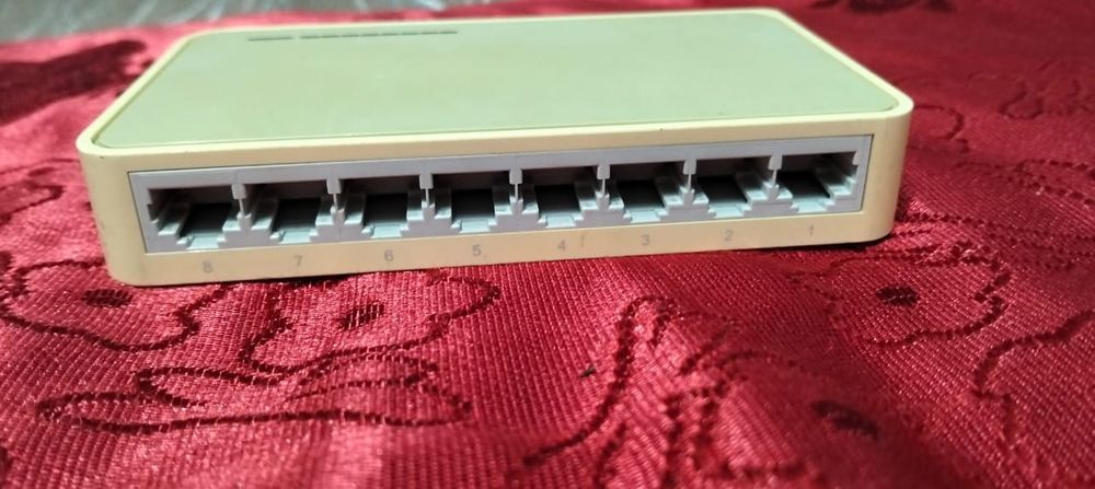 TP-LINK продам работает без блок питания