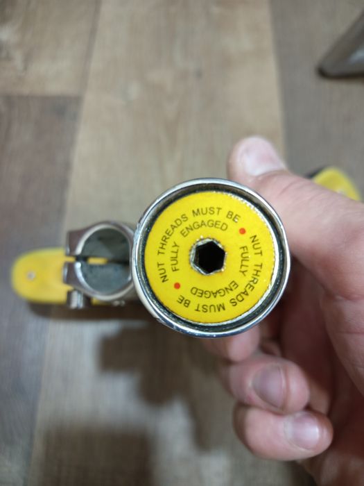 Кормило с лапа, амортисьорна седалка и колче ,а ретро велосипед