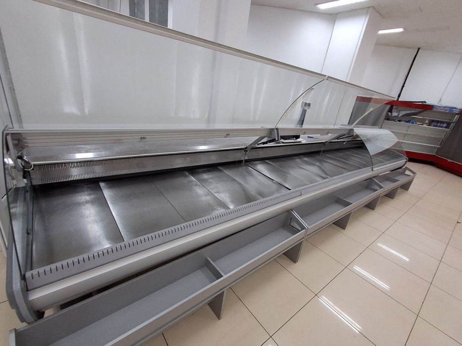 Витриный холодильник