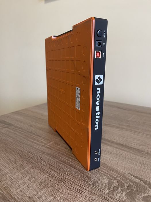 Портативный MIDI-контроллер Novation Launchpad Pro