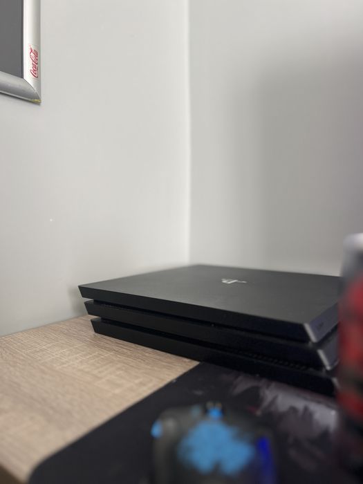 Pleystation 4 pro 2 tb