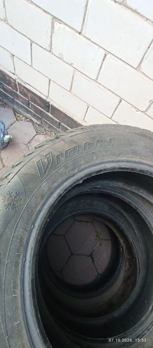 Продам комплект шин