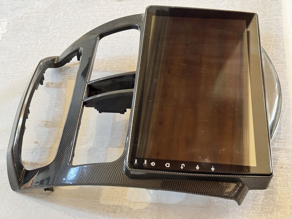 Монитор сотилади Teyes CC3 10 дюйм зур холатда! Рамкаси билан!