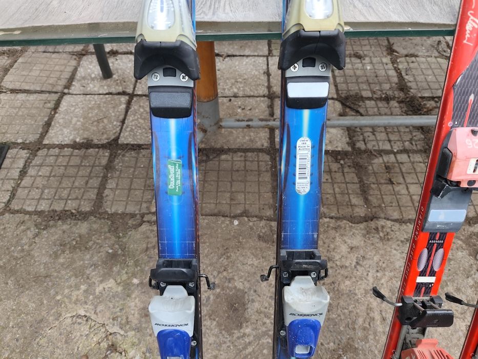 Два вида използвани ски