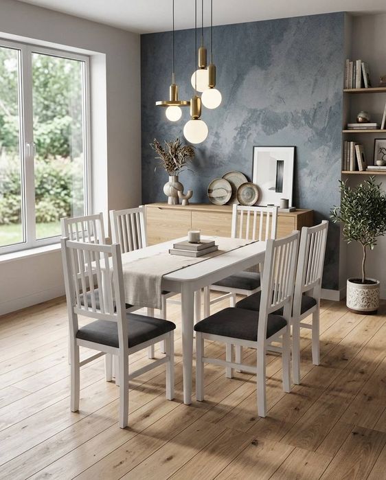 Обеденный стол и стулья