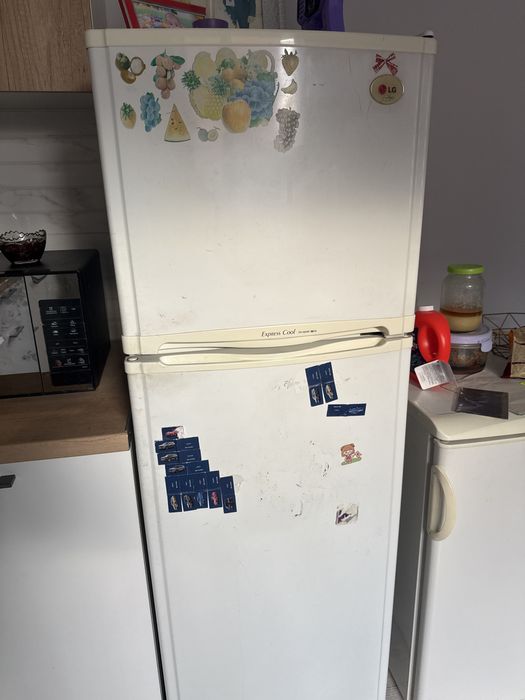 Холодильник LG в хорошем состоянии