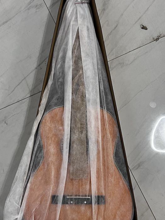 Gitara sotiladi razmer 39